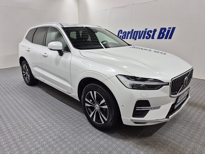 Bild 2 av Volvo XC60 Recharge Core Bright plug in AWD 350HK 4x4 Panorama