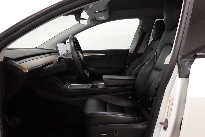 Bild 4 av Tesla Model Y Long Range AWD Dragkrok Panorama MOMS 360° Autopilot