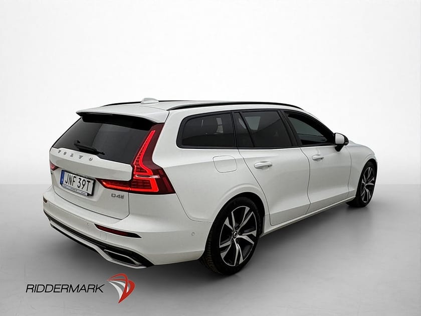 Bild 4 av Volvo V60 D4 R-Design VOC H/K 360° HUD Skinn  Rattvärme Drag