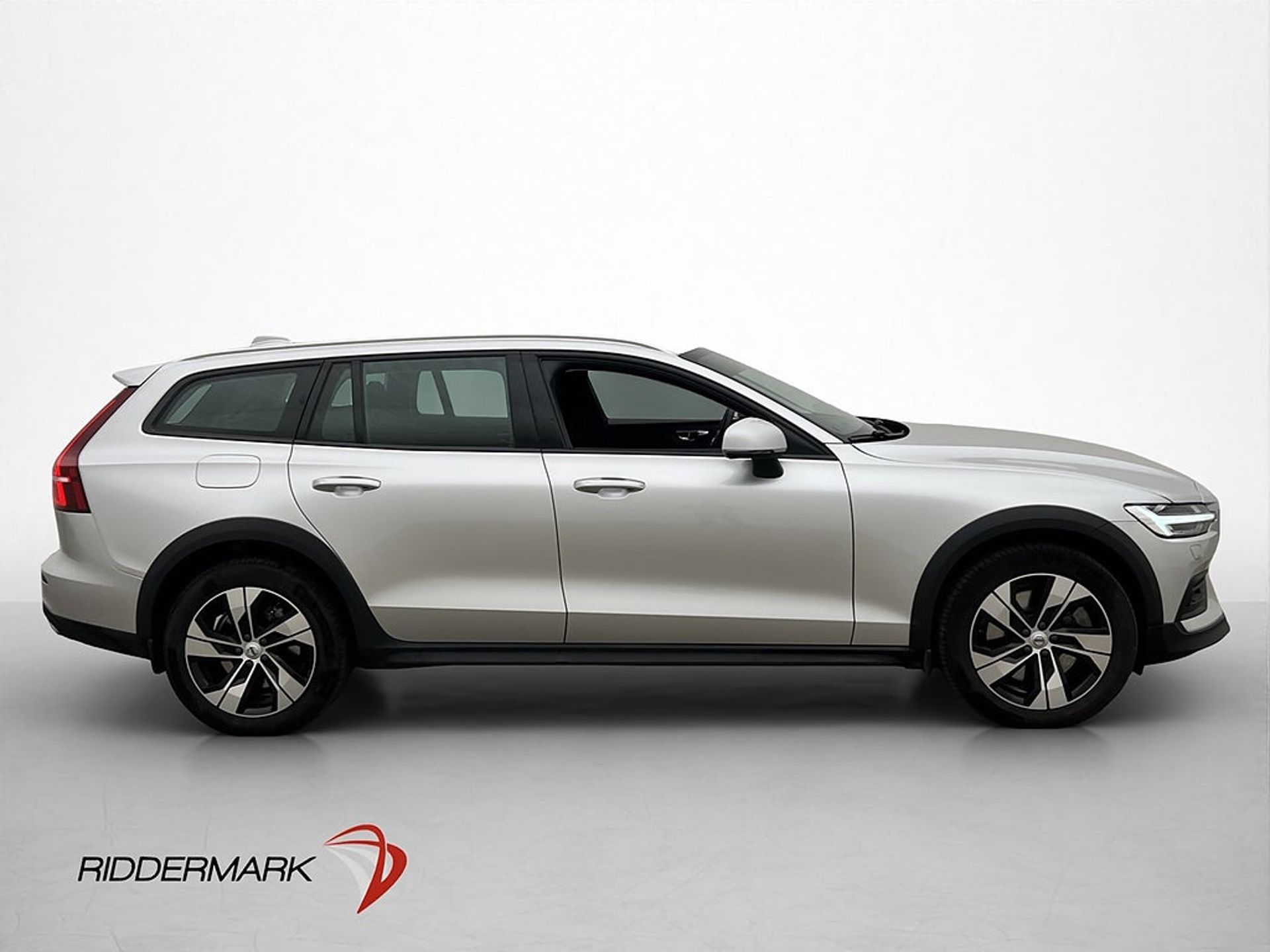 Volvo V60 Cross Country 2022, kuva 4/10