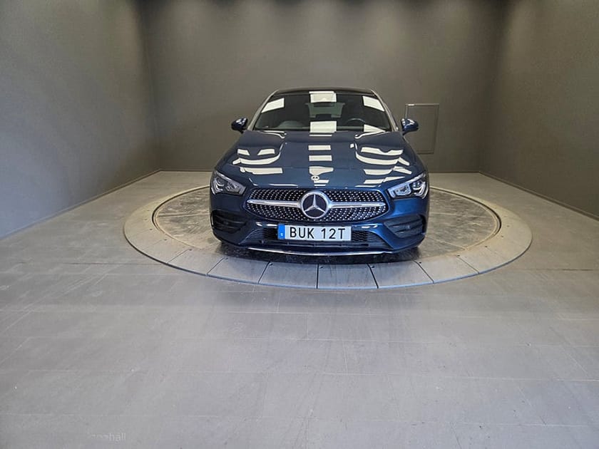 Bild 2 av Mercedes-Benz CLA 250 e Shooting Brake AMG Line Drag Panorama