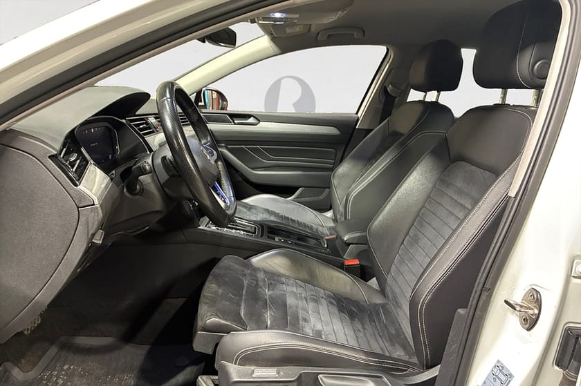 Bild 3 av Volkswagen Passat Sportscombi GTE SC 1.4 TSI 218 HK DSG DRAG B-VÄRM COCKPIT NAVI PDC