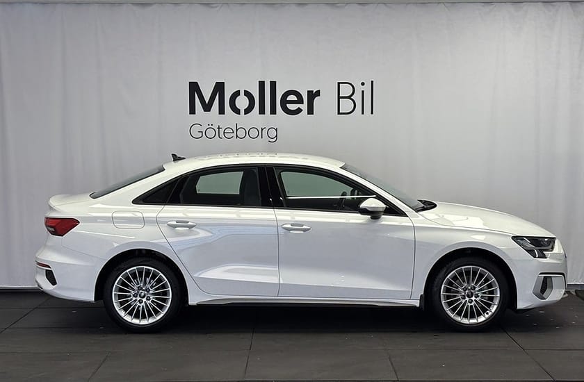 Bild 2 av Audi A3 Sedan 35 TFSI Proline Adv CarPlay/ Sportstolar/17''/Fart