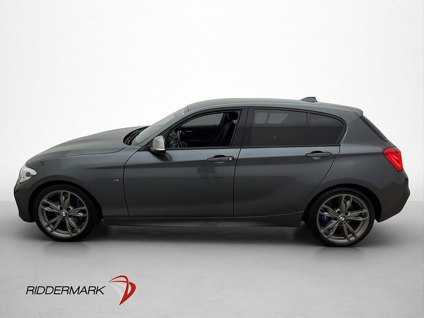 Bild 5 av BMW M135i xDrive 326hk En-Brukare Harman/Kardon Alcantara