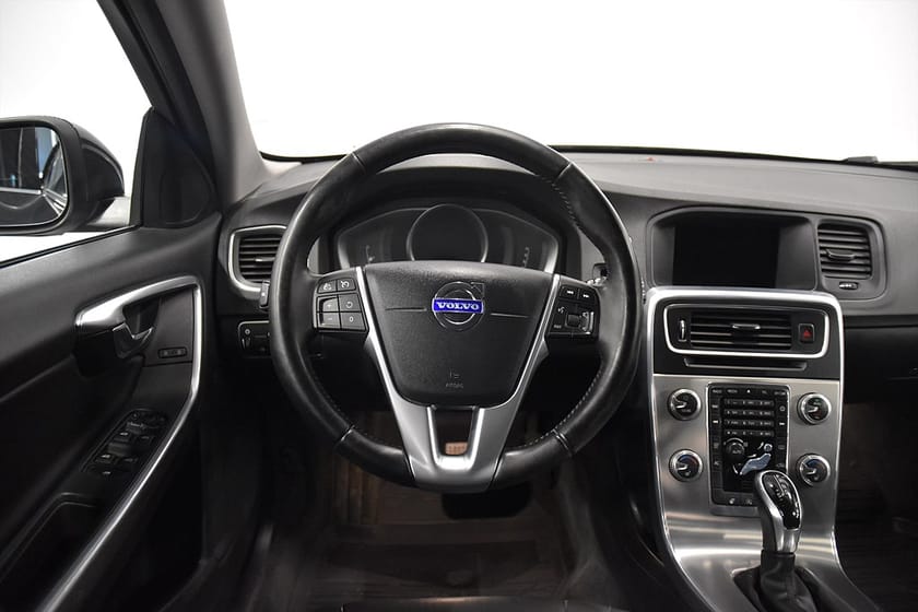 Bild 2 av Volvo V60 D4 Aut Polestar Summum D-Värm Rattv Skinn 200hk