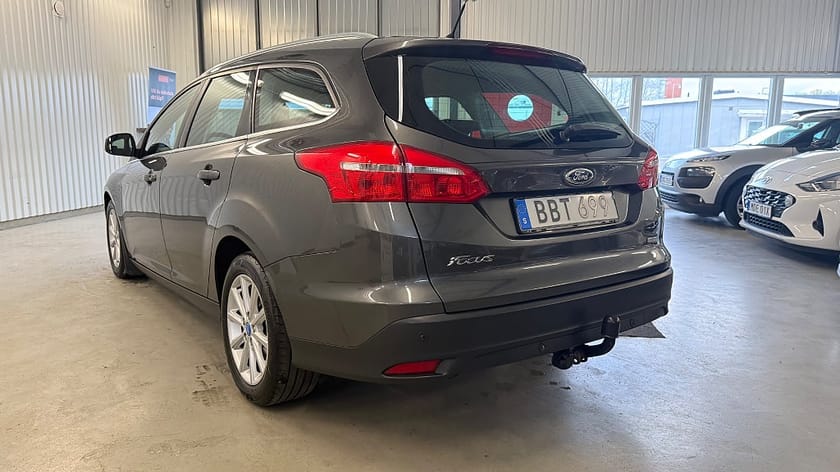 Bild 5 av Ford Focus Kombi 1.0 EcoBoost Manuell, 125hk Titanium, Drag