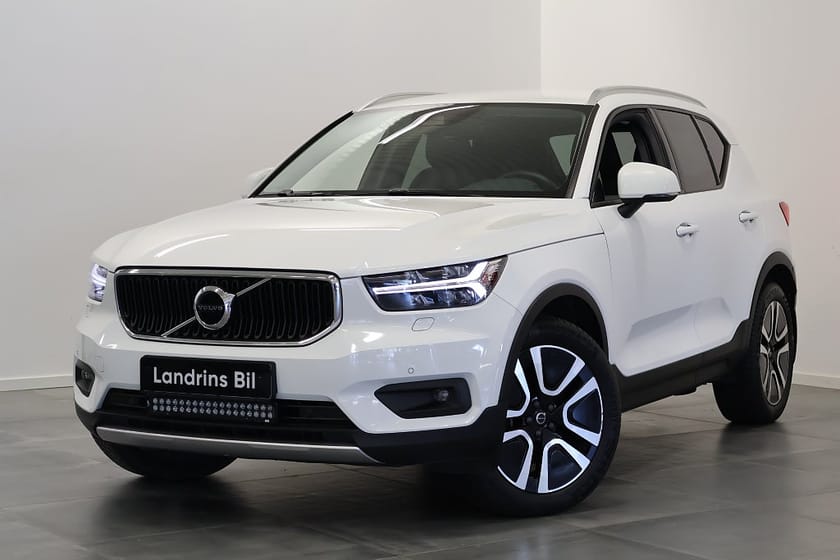 Bild 1 av Volvo XC40 B4 AWD Momentum Advanced SE Drag H/K V-Hjul Värm BLIS