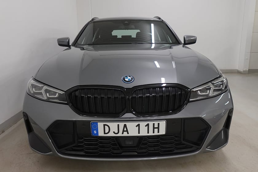 Bild 2 av BMW 330e xDrive Touring M Sport Ambient Kamera Drag Adap-F P-Vär