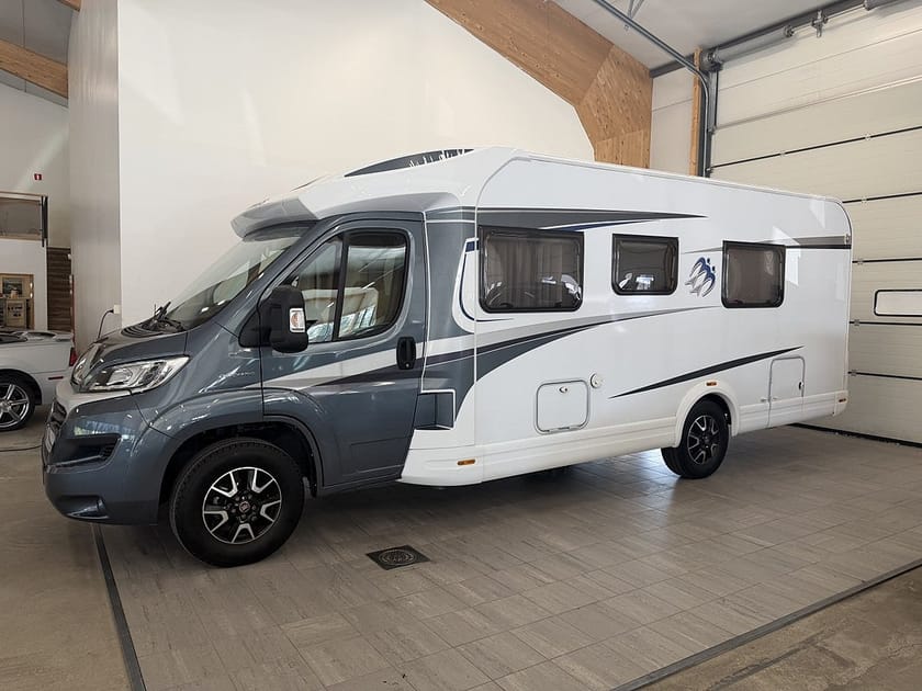 Bild 1 av Knaus Campervan Fiat Sky 700 TI Fukttestad U.A / Låga Långbäddar / 1900 Mil / 1 Ägare