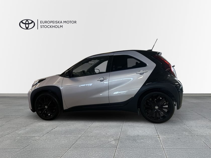 Bild 3 av Toyota Aygo X 1.0 72hk AUT JBL Limited Edition Vinterhjul