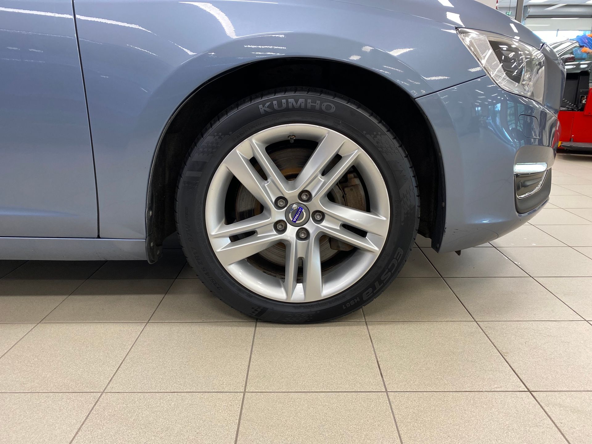 Volvo V60 2018, photo 6/22