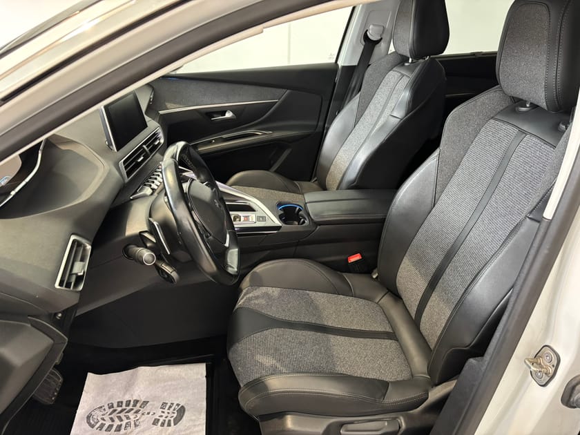 Bilde 5 av Peugeot 5008 Navigasjon, hengerfeste, apple Carplay. 3 isofix bak.