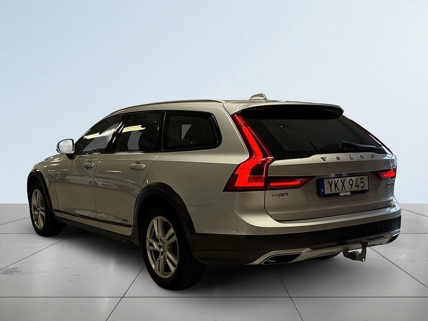 Bild 5 av Volvo V90 Cross Country D4 AWD Pro Mvärme Dvärme Dragkrok Backkamera S&V-däck