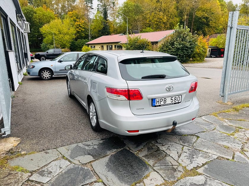 Bild 4 av Toyota Avensis Kombi