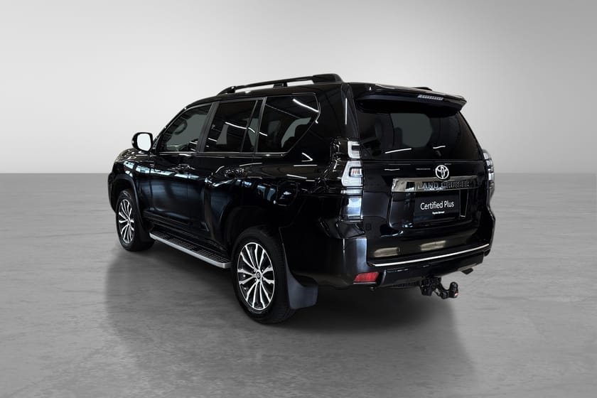 Bilde 3 av Toyota Land Cruiser 5-dørs 2,8 D-4D GX black Ddition