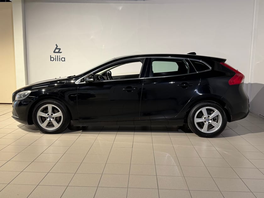 Bild 3 av Volvo V40 D2 Momentum | 7 tum High Perf | Klimatpaket