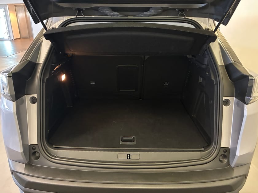 Bild 4 av Peugeot 3008 HYBRID 225 / Backkamera / Bluetooth /