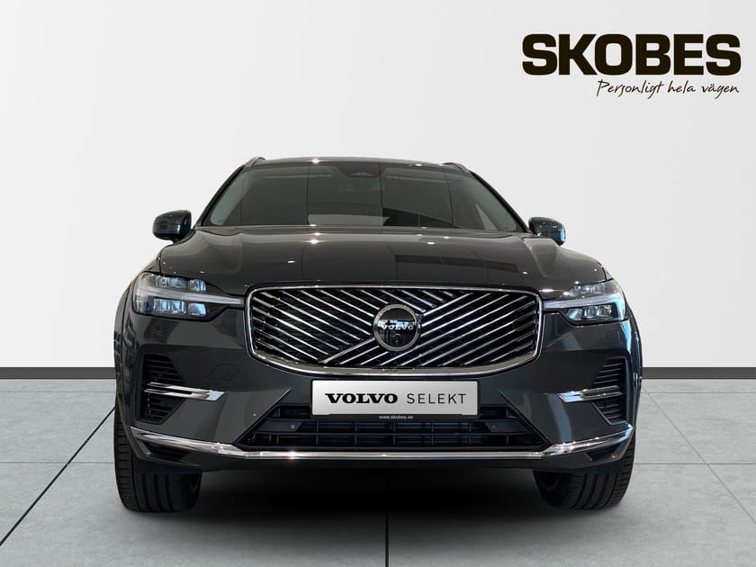 Bild 2 av Volvo XC60 T8 Plus Bright Nordic Edition Momsbil, Panoramatak, 22"-Fälgar, Head-up Display
