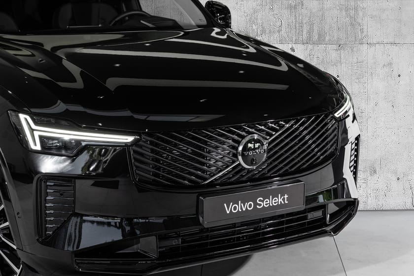 Bilde 2 av Volvo XC90 T8 Ultra Dark B&W Luftfjæring 22" Hengerfeste