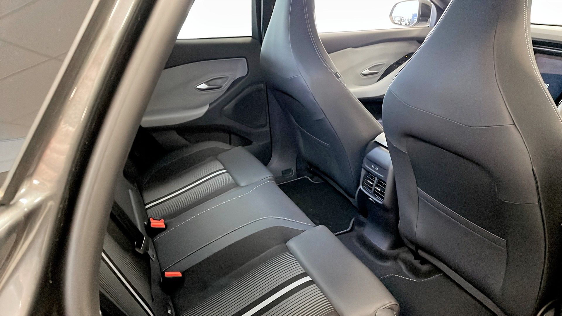 Ford Capri EV Extended Range RWD 2025, bild 5/10