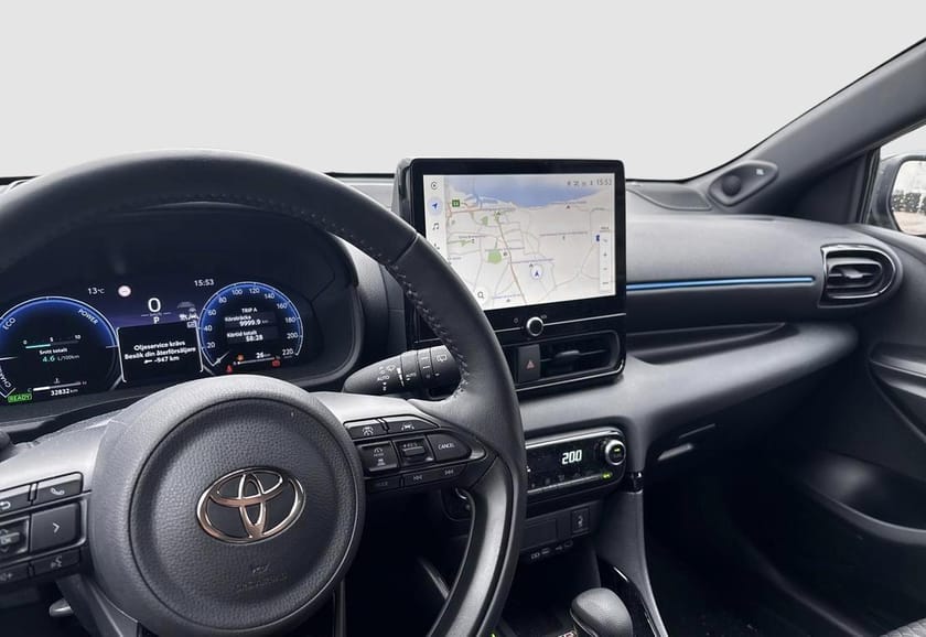 Bild 2 av Toyota Yaris Hybrid 1,5 130 5d Premiere Edition Bi-Tone