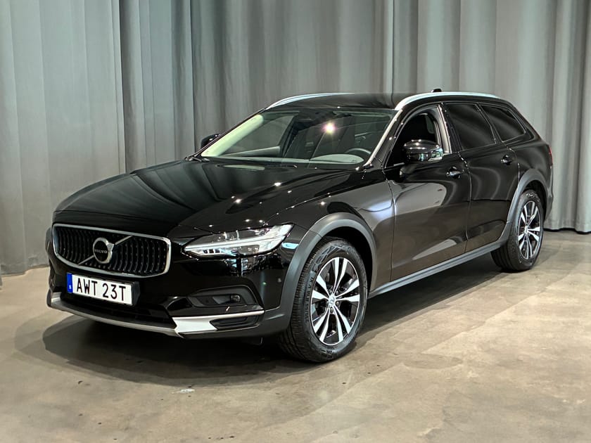 Bild 1 av Volvo V90 Cross Country B4 AWD Diesel Core *V-HJUL/DRAG*