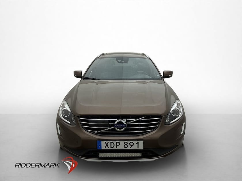 Bild 2 av Volvo XC60 D4 AWD Summum Panorama Kamera Drag Navi Skinn