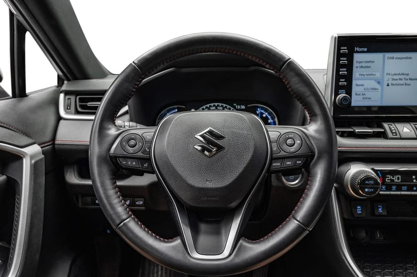 Bilde 5 av Suzuki Across Plug-in Hybrid E-Four PHEV 306hk GLX First Edition, Hengerfeste
