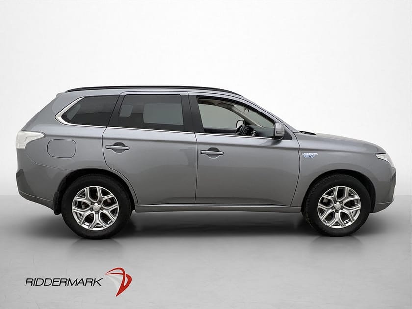 Bild 4 av Mitsubishi Outlander PHEV AWD Business Kamera Navi Drag
