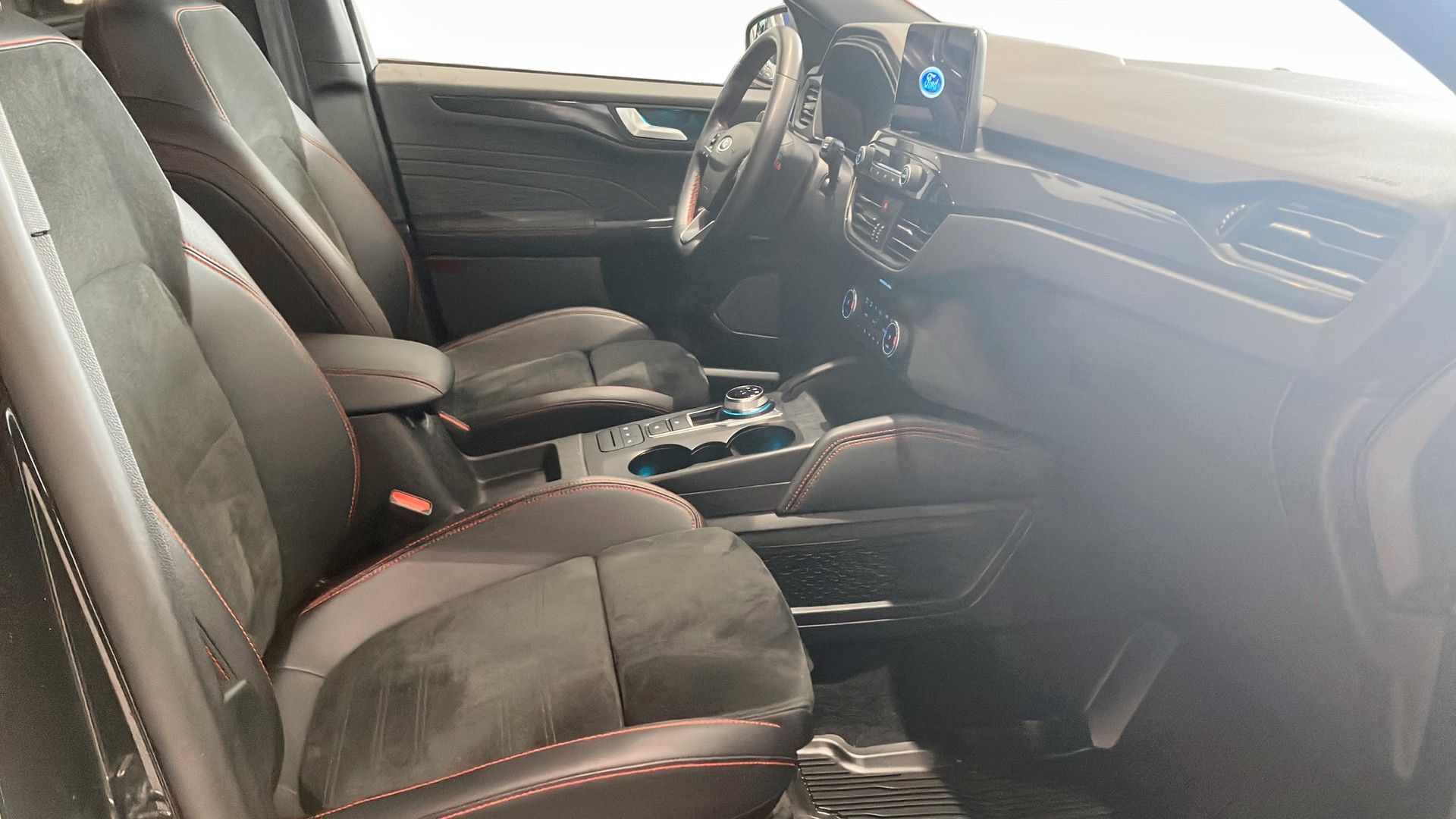 Ford Kuga Plug-In Hybrid 2024, kuva 3/10