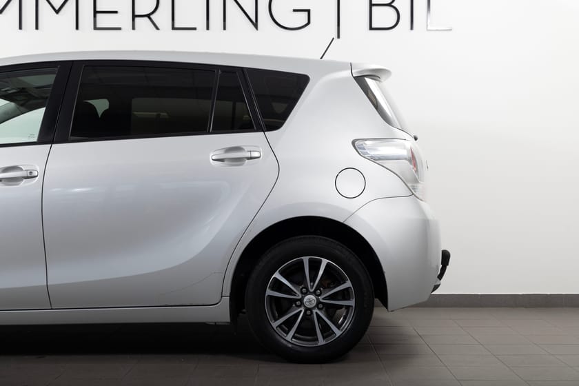 Bild 5 av Toyota Verso 2.0 D-4D Manuell 126hk 7-sits Pano/Bkamera/Drag