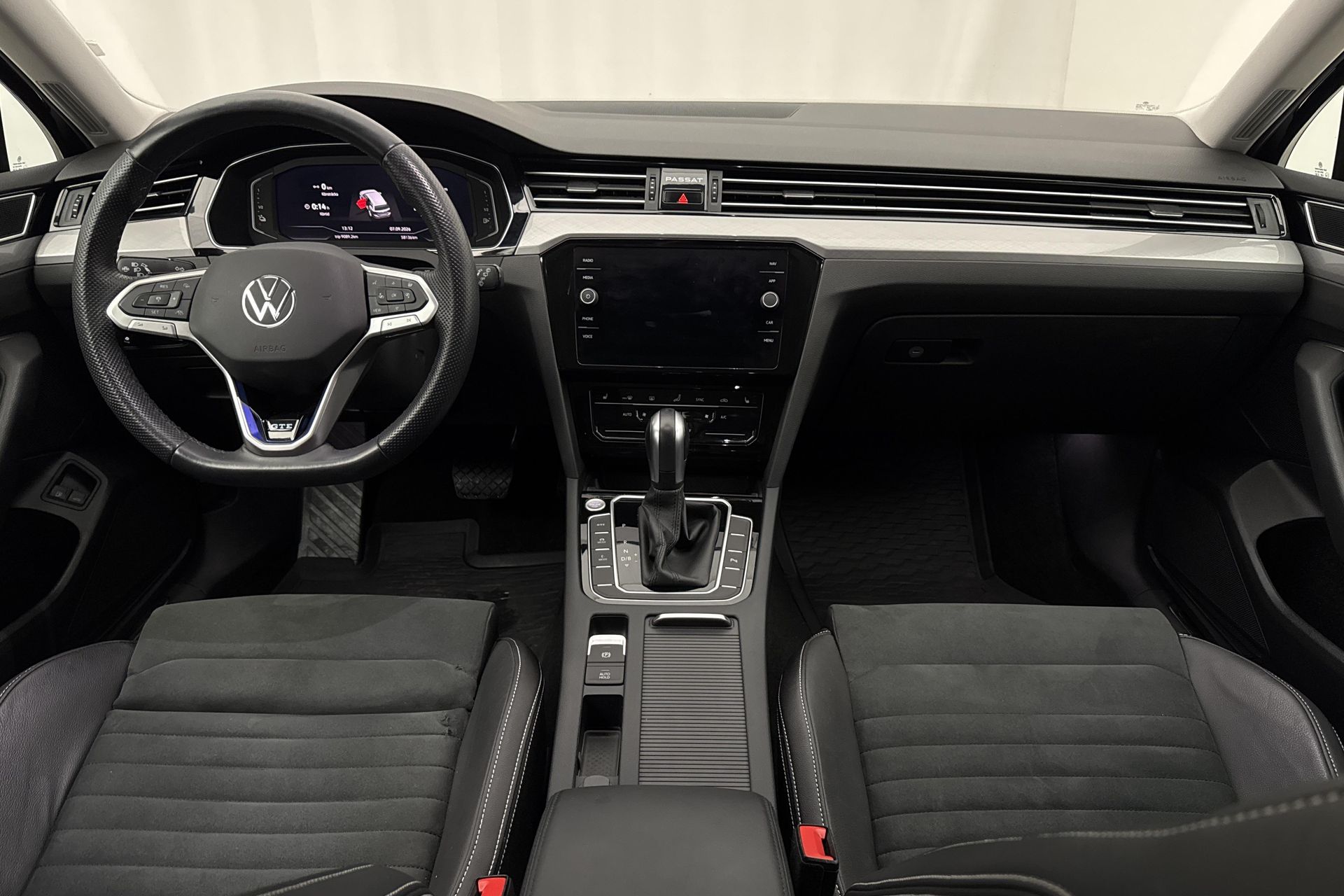 Volkswagen Passat Sportscombi GTE 2022, bild 7/10