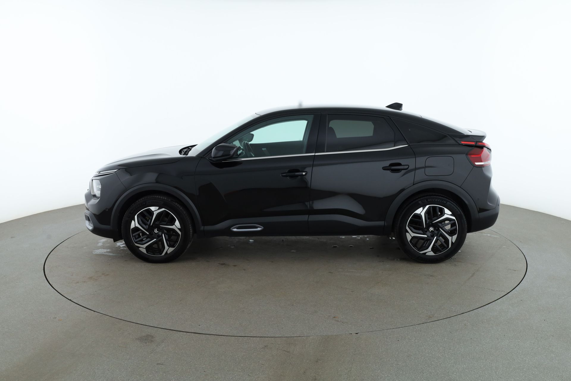 Citroen C4 1.2 PureTech 2023, bild 2/10