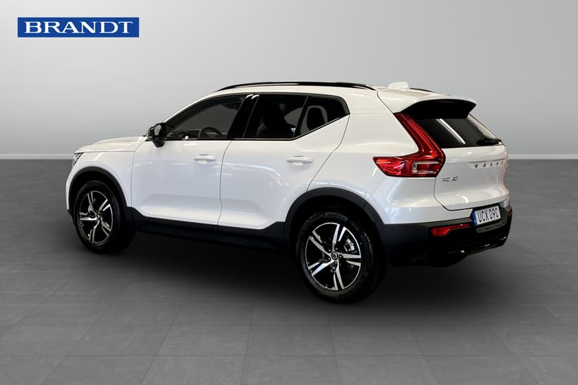 Bild 2 av Volvo XC40 B3 FWD Bensin Plus Dark