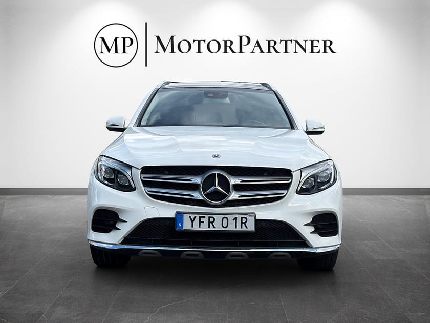 Bild 2 av Mercedes-Benz GLC 220 d 4MATIC AMG Line Pano Navi Burmester Värmare