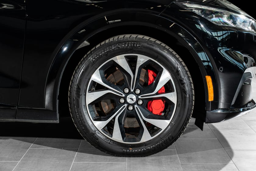 Bilde 5 av Ford Mustang Mach-E Long Range AWD 550km Forvarme App Pano Acc