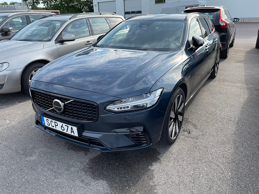 Bild 1 av Volvo V90 T6 Recharge Plus Dark plug in AWD 350HK 4x4 Läder 360