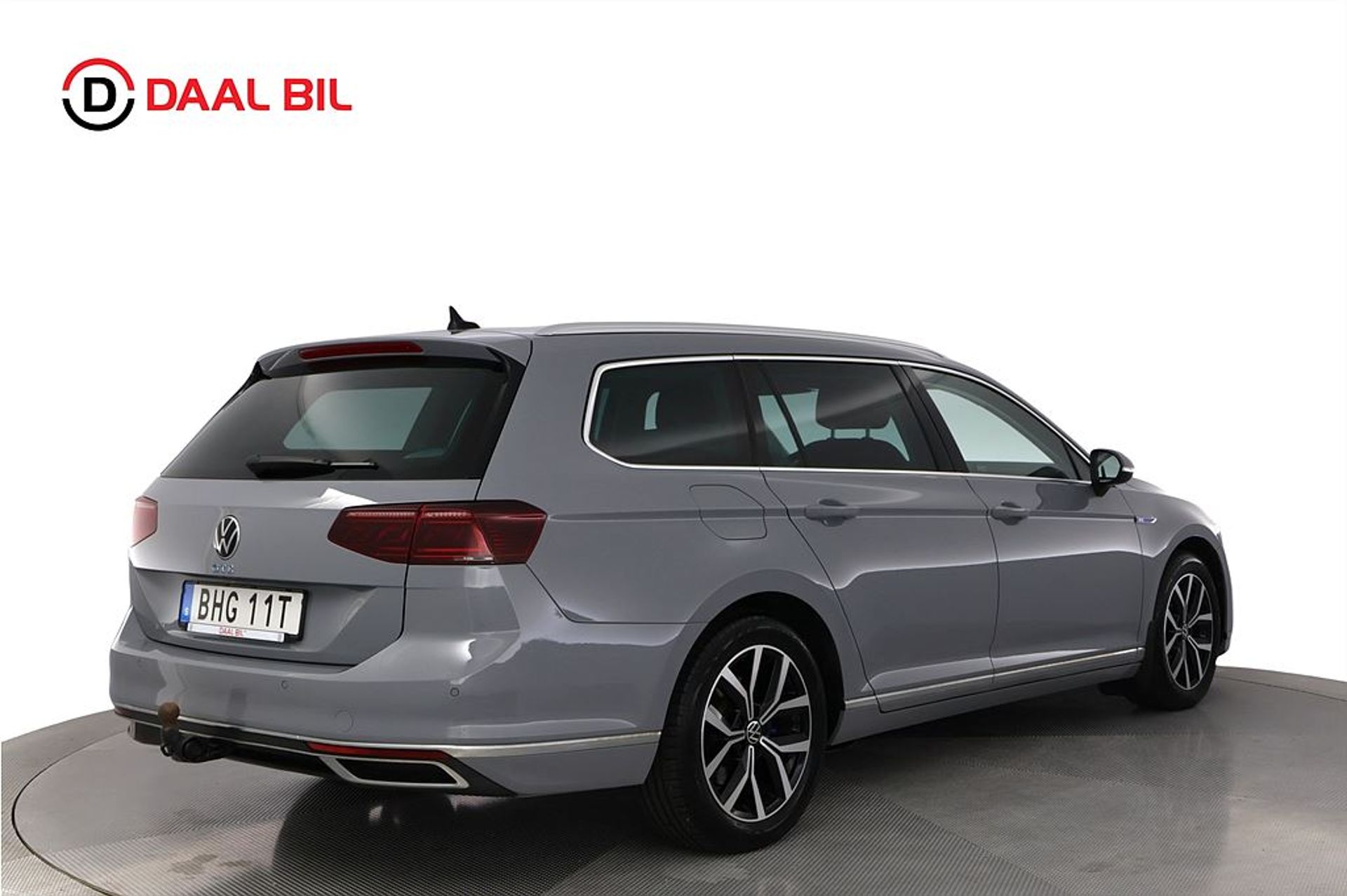 Volkswagen Passat 2022, photo 6/28
