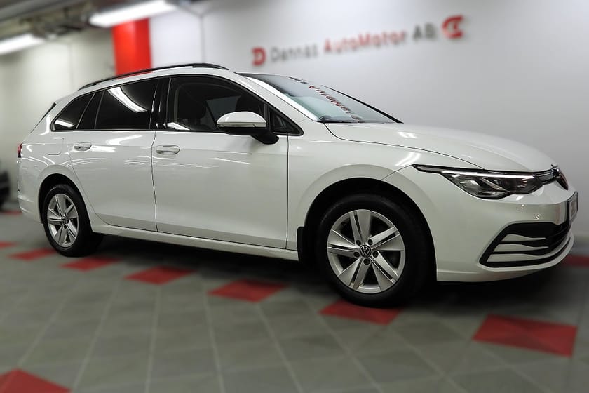Bild 4 av Volkswagen Golf Sportscombi 1.5 eTSI Kamera Drag Värmare SoV Hjul