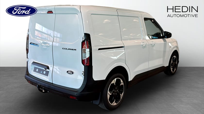 Bild 2 av Ford E-Transit Courier Räckvidd 287KM / Skåp Limited 136Hk / Årsskatt 360kr