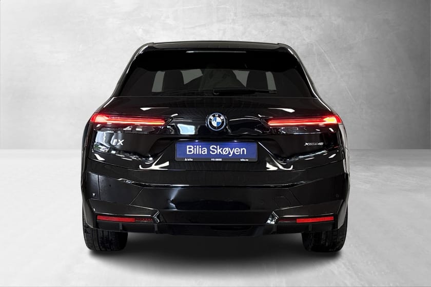 Bilde 3 av BMW iX xDrive40 Fully Charged, MultiF. H/K, SkyLounge, ComfAcc
