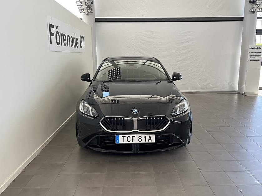 Bild 2 av BMW 120 4,95 ränta M Sport Design Nav Drive/Park-assist Rattv