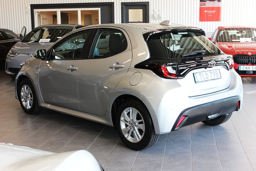 Bild 3 av Toyota Yaris Hybrid 115 CVT5D ACTIVE KOMFORTPAKET Kamera  V-Hjul Alu