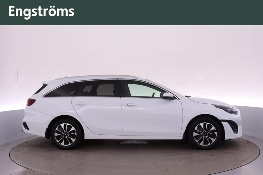 Bild 2 av Kia Ceed Sportswagon Plug-in Hybrid DCT 141 HK Navi Backkam