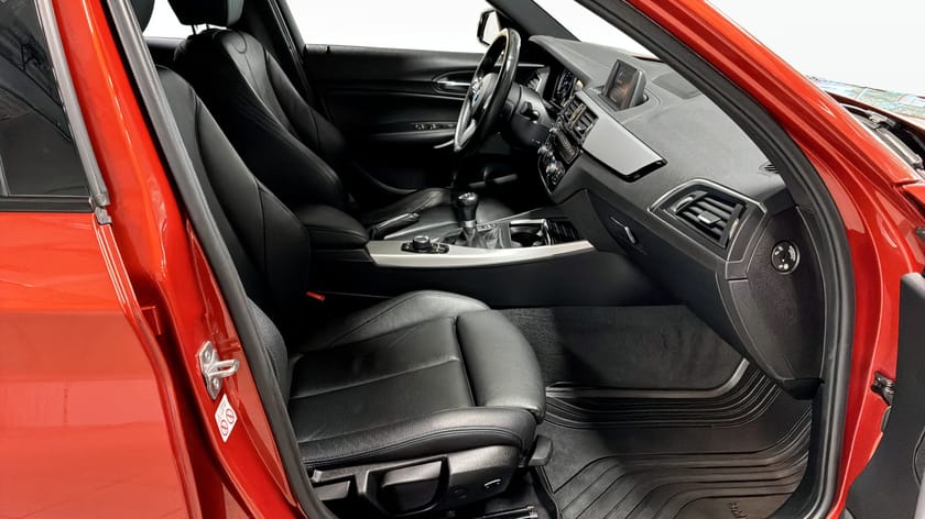 Bild 3 av BMW 118i M-sport HiFi Rattvärme M-sport HiFi Rattvärme