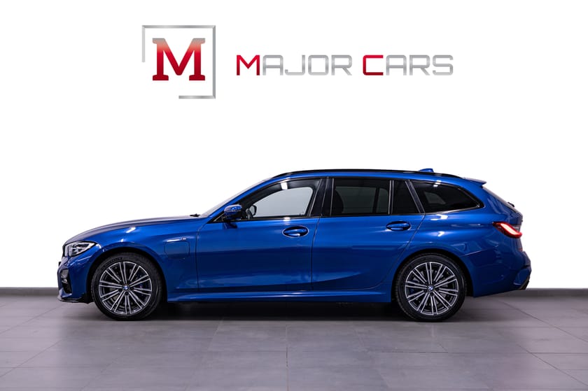 Bild 3 av BMW 330e xDrive Touring M Sport Kamera HiFi Adaptiv Drag 292hk