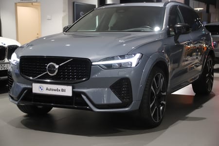 Volvo XC60 T6 R Design / 22" / HUD / Harman