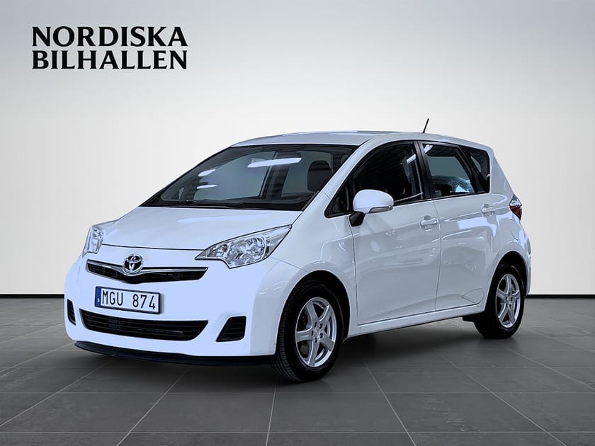 Bild 3 av Toyota Verso-S 1.33 Dual VVT-i Multidrive S Backkamera Bluetooth