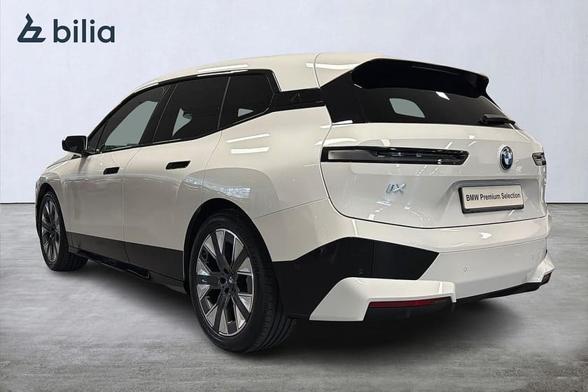 Bild 2 av BMW iX xDrive40 xDrive 40 Sportpaket | Drag | Panorama | H&K | 360