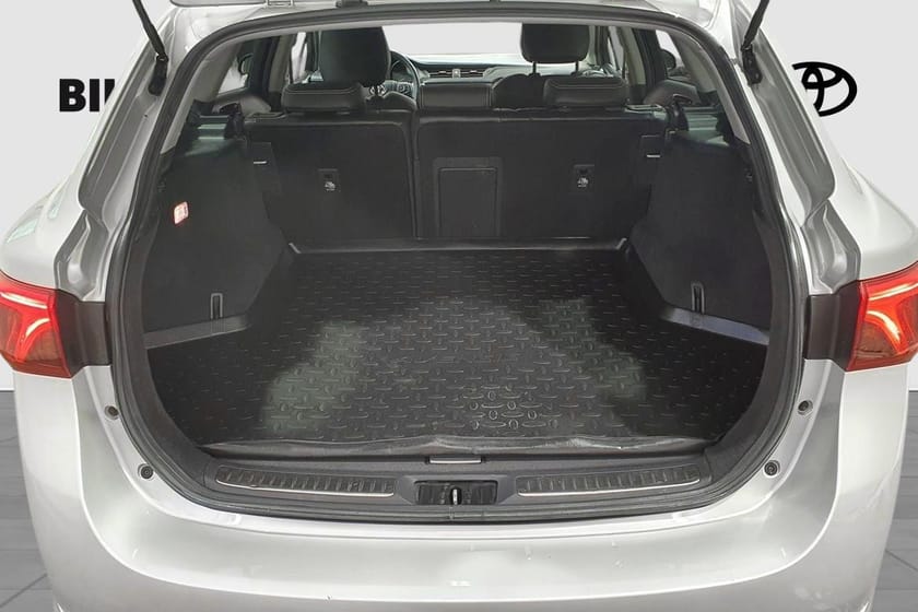 Bild 5 av Toyota Avensis Kombi 1,8 TS INTENSE EDITION 18 TUMDRAG V-HJUL